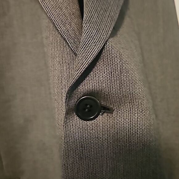 Louis Feraud  two Button Blazer Size 44 - Picture 3 of 9